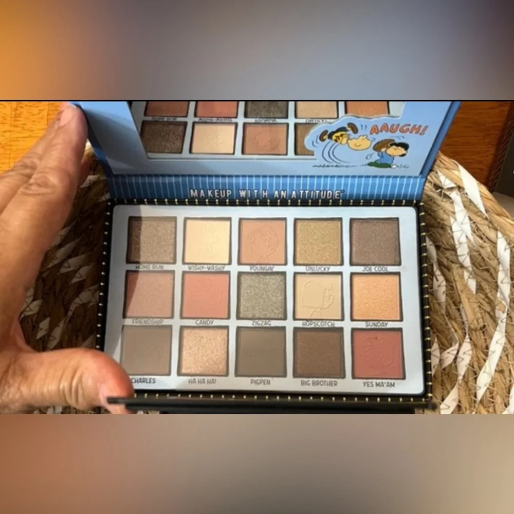 Rude X Peanuts. Shades of Peanuts Cool-tone Eyeshadow Palette with 15 sh…